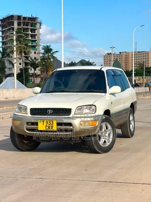 Toyota RAV4 Automatic 2000 White