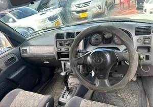 Toyota RAV4 Automatic 2000 White