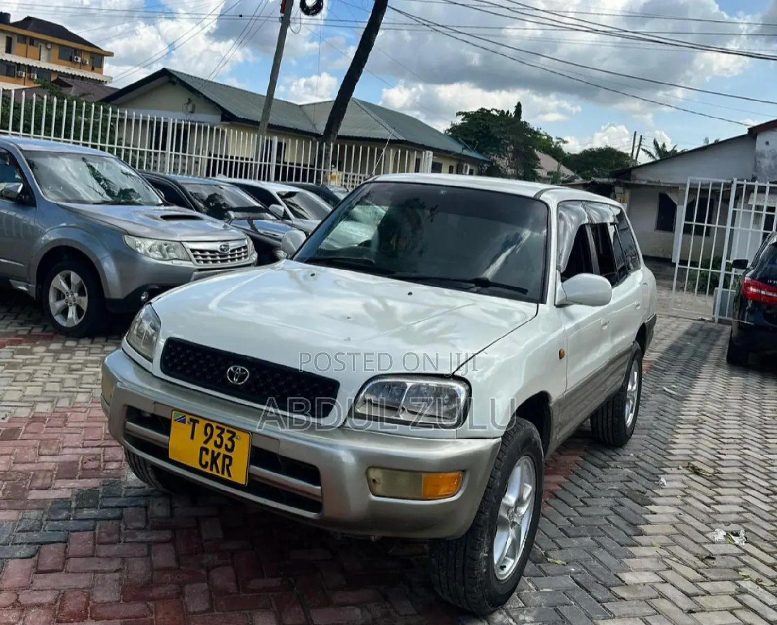Toyota RAV4 Automatic 2000 White
