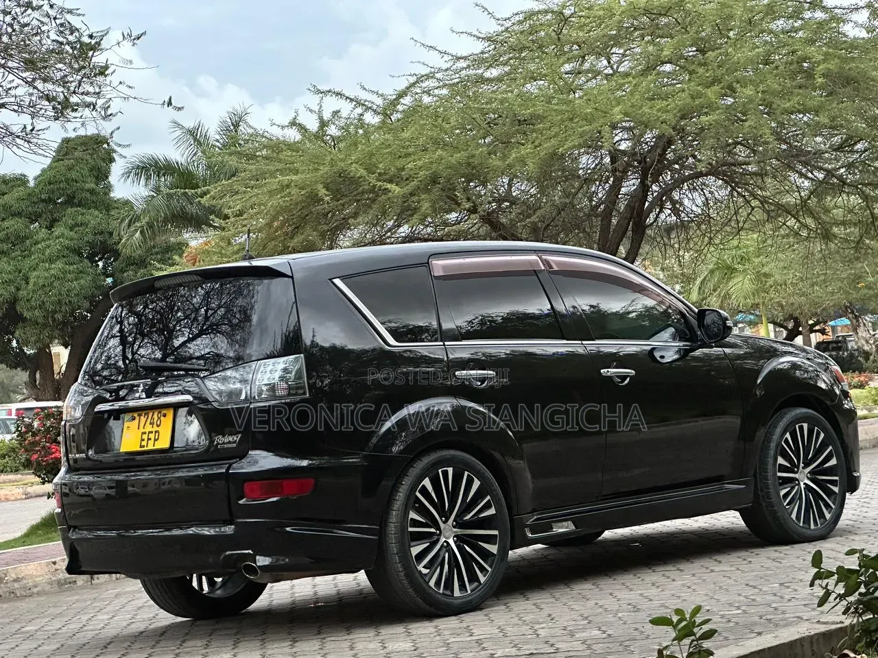 Mitsubishi Outlander 2010 Black