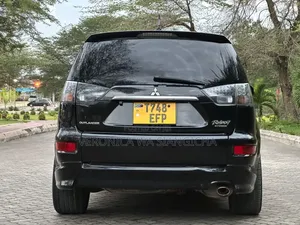 Mitsubishi Outlander 2010 Black