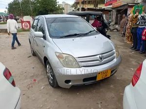 Toyota IST 2005 Silver