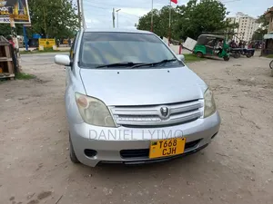 Toyota IST 2005 Silver