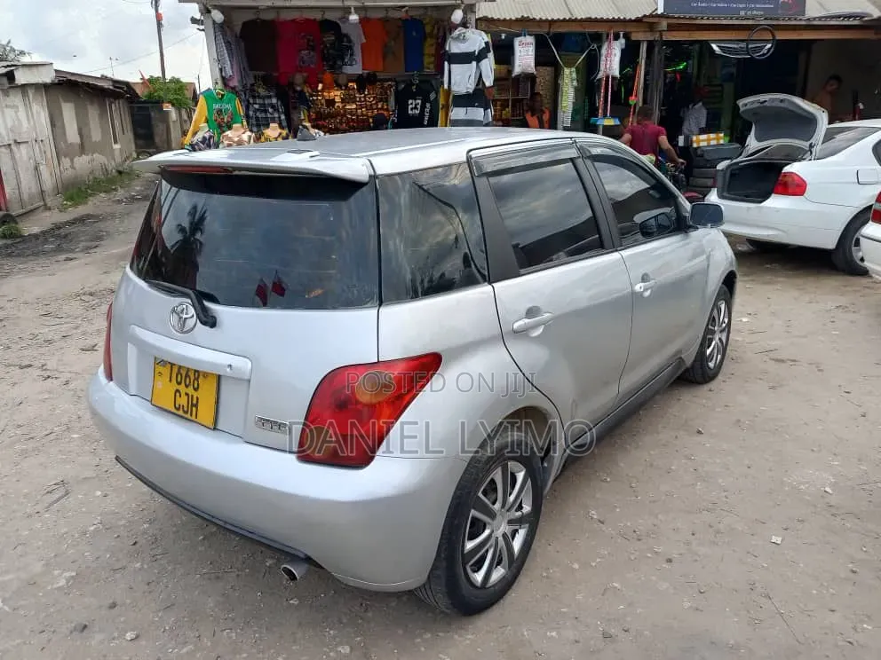 Toyota IST 2005 Silver