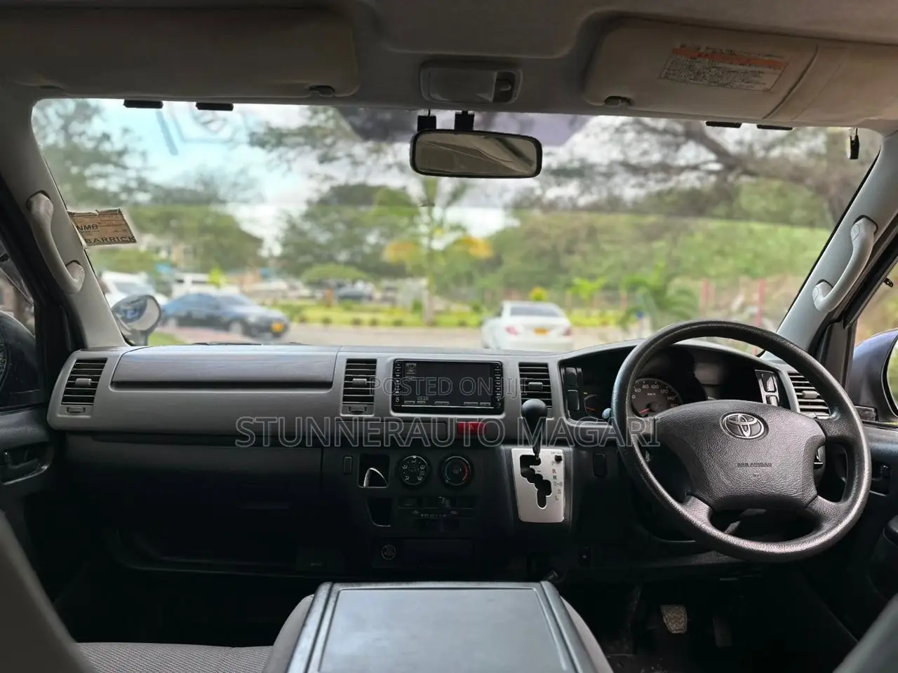 Toyota HiAce 2010 Blue