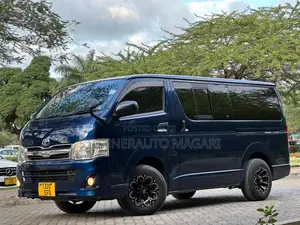 Toyota HiAce 2010 Blue