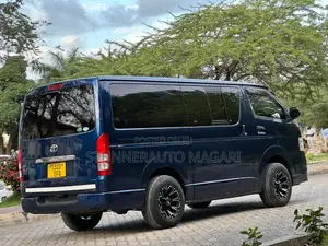 Toyota HiAce 2010 Blue