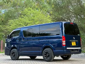 Toyota HiAce 2010 Blue