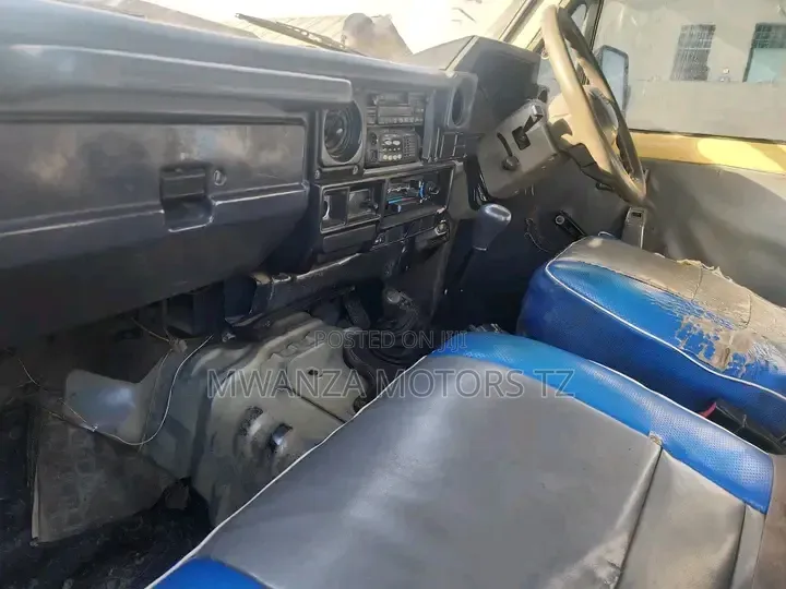 Toyota Land Cruiser 2005 Beige