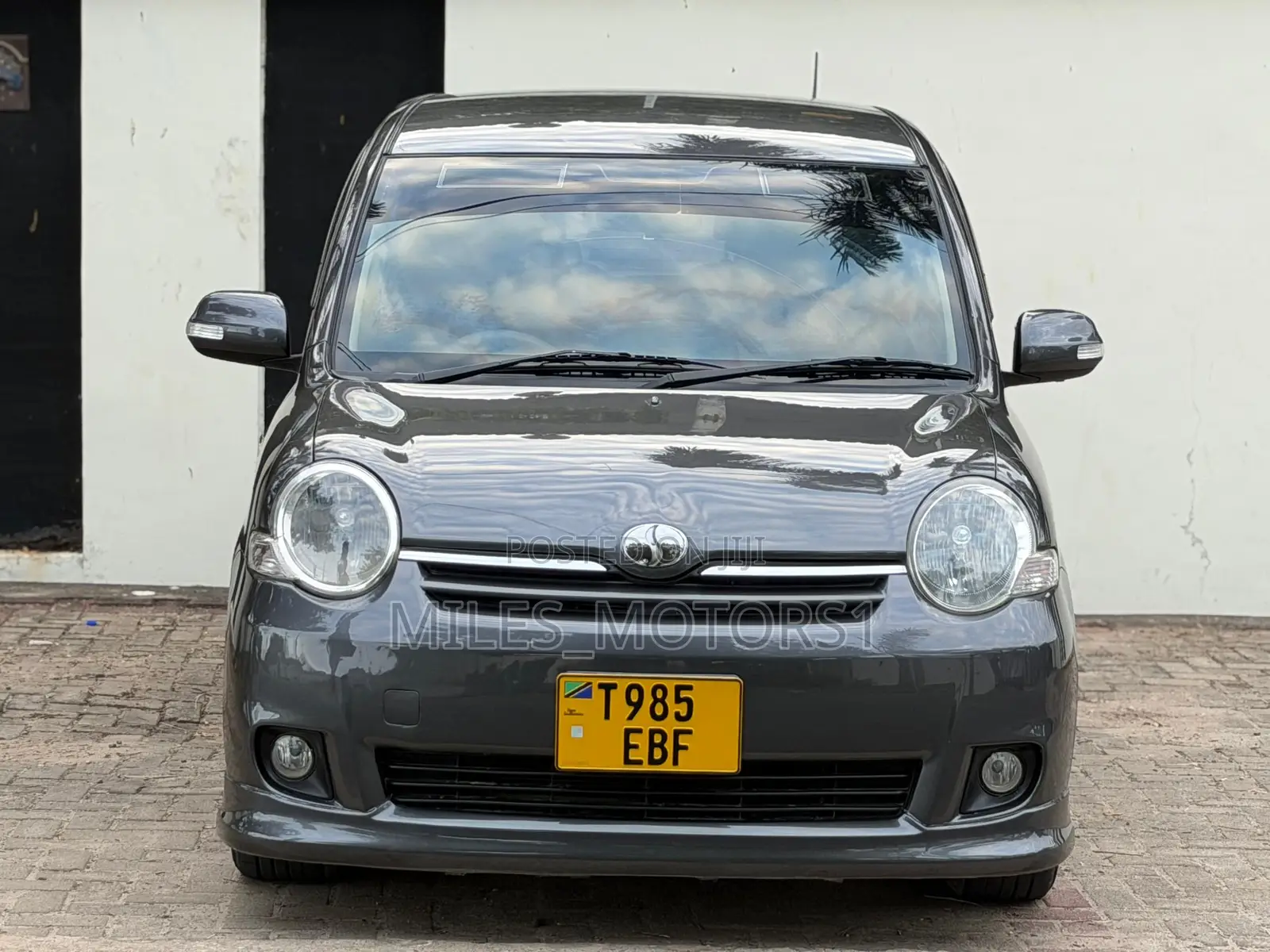 Toyota Sienta 2006 Gray