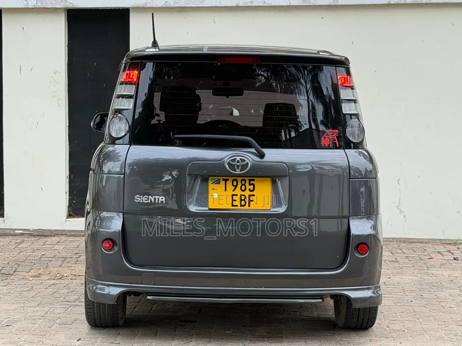 Toyota Sienta 2006 Gray