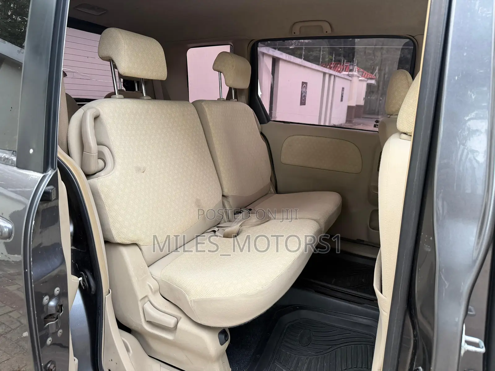 Toyota Sienta 2006 Gray