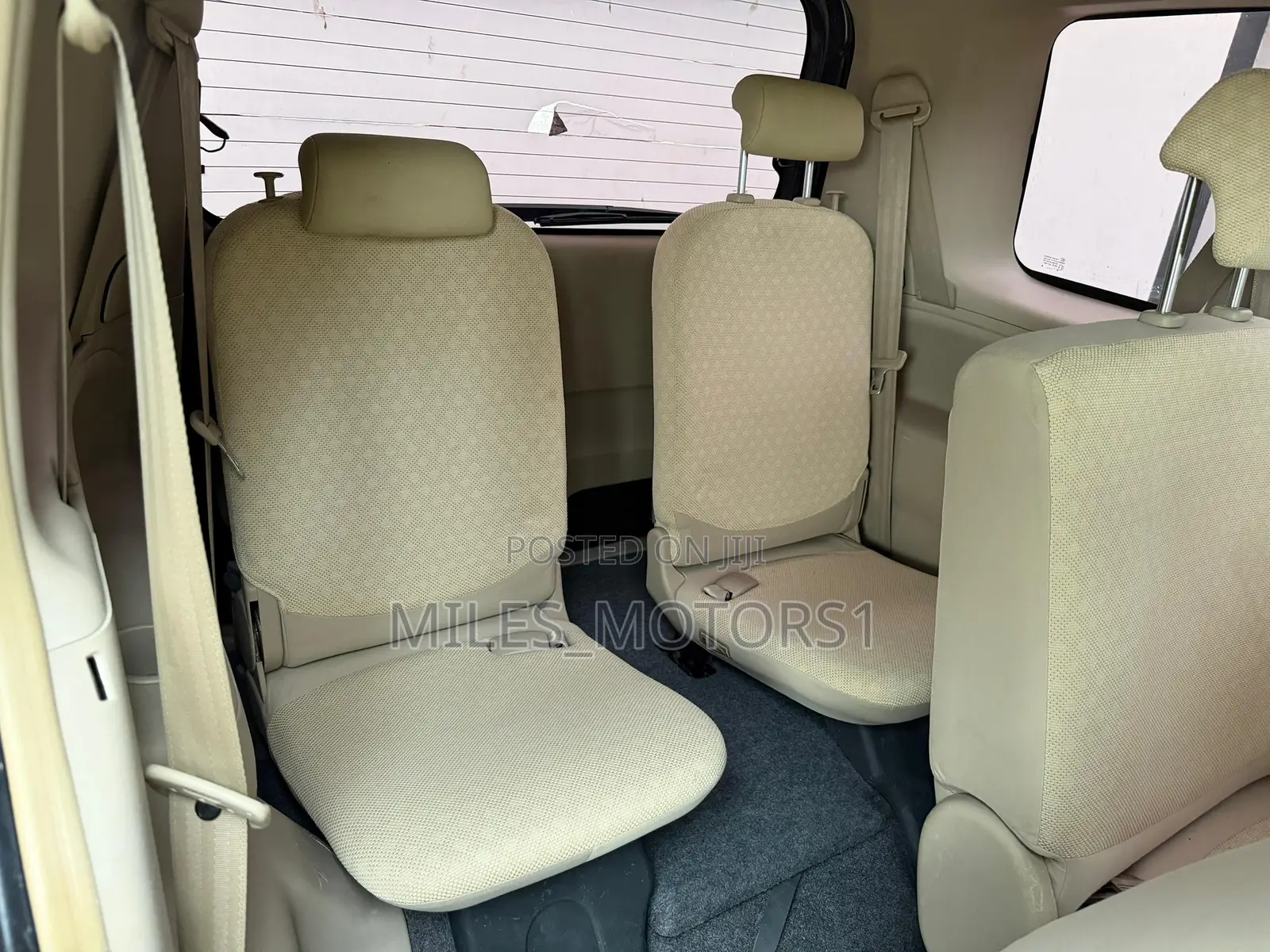 Toyota Sienta 2006 Gray