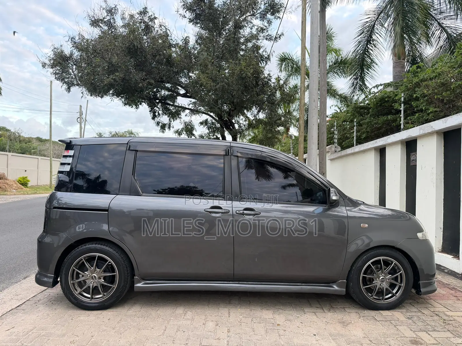 Toyota Sienta 2006 Gray