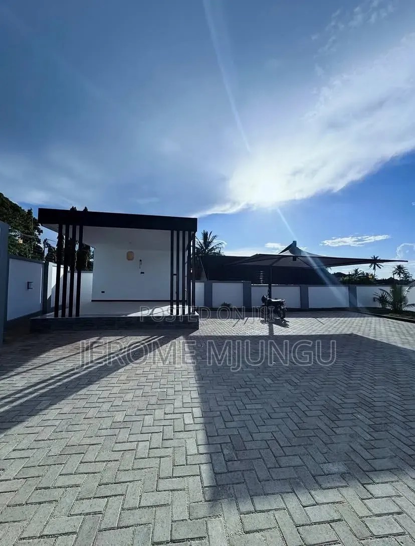 4bdrm House in Goba for sale