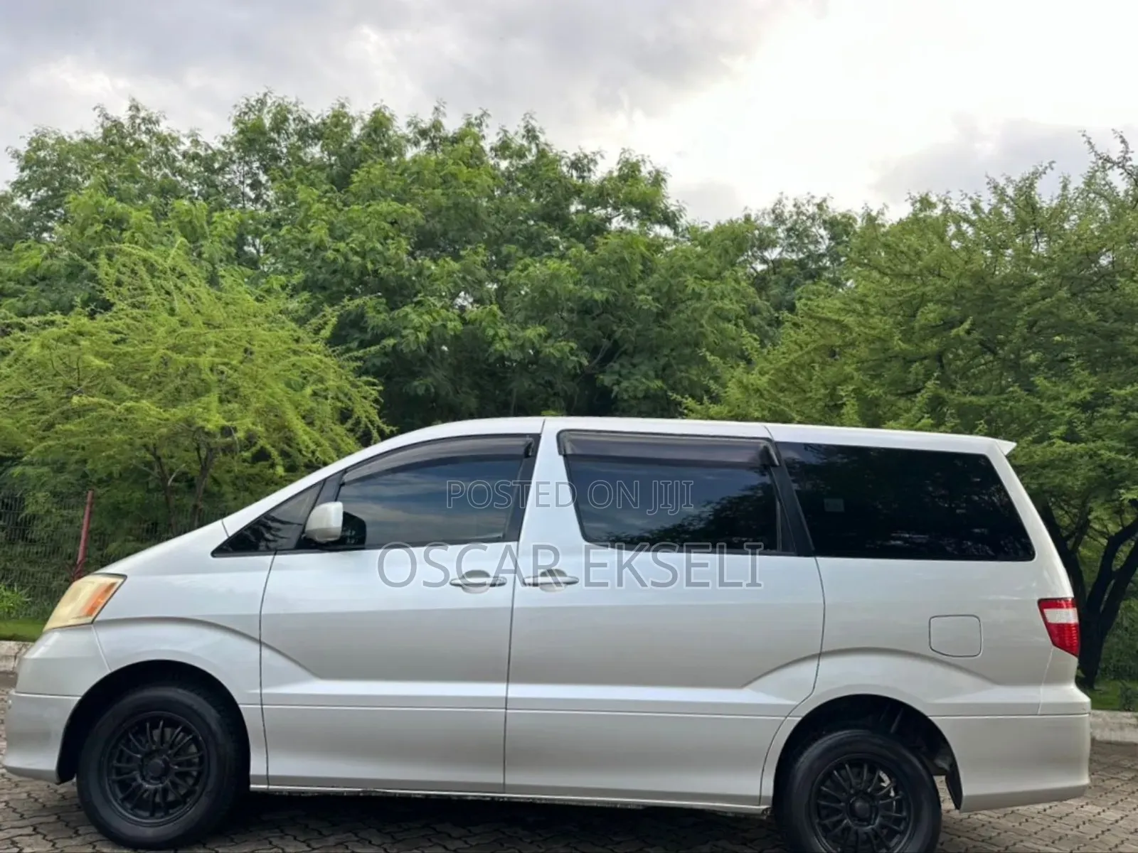 Toyota Alphard 2004 Silver