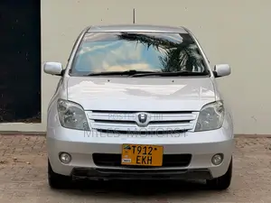 Toyota IST 2005 Silver