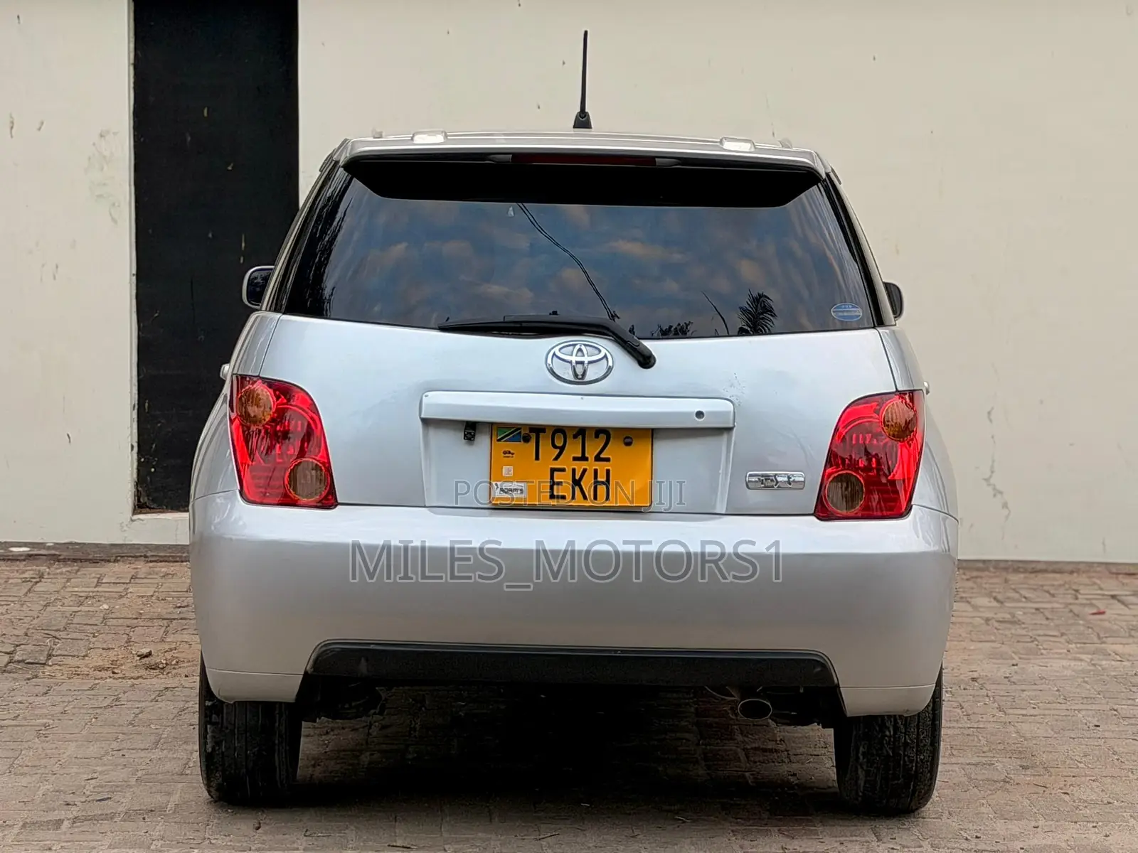 Toyota IST 2005 Silver