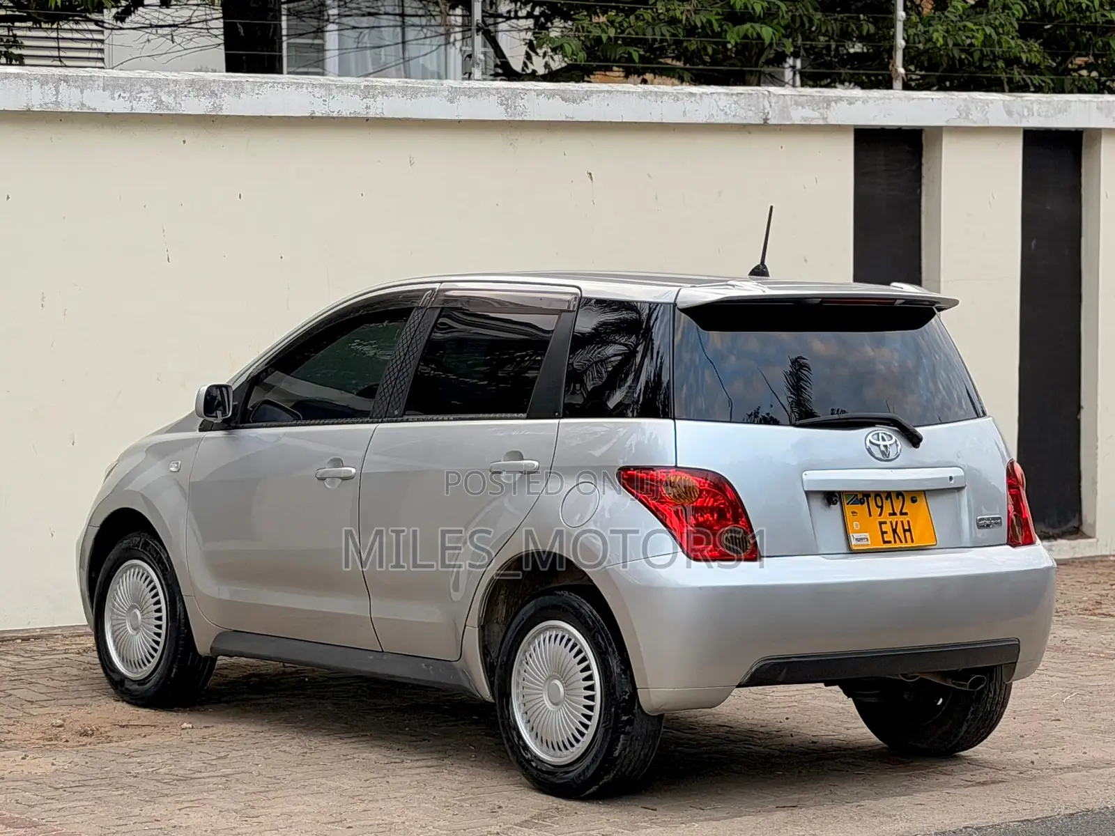 Toyota IST 2005 Silver