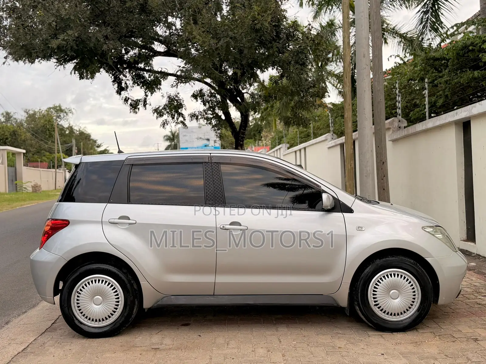 Toyota IST 2005 Silver