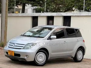 Toyota IST 2005 Silver