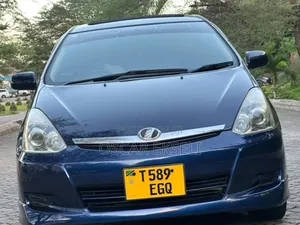 Toyota Wish 2004 Blue