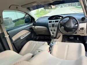 Toyota Belta 2008 Silver