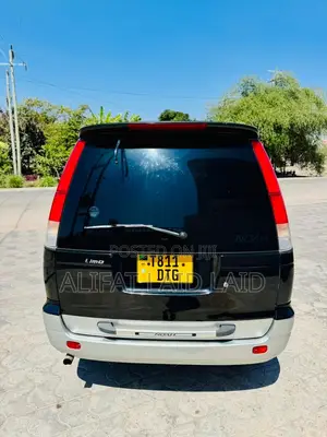 Toyota Noah 2.0 AWD (8 Seater) 2003 Black