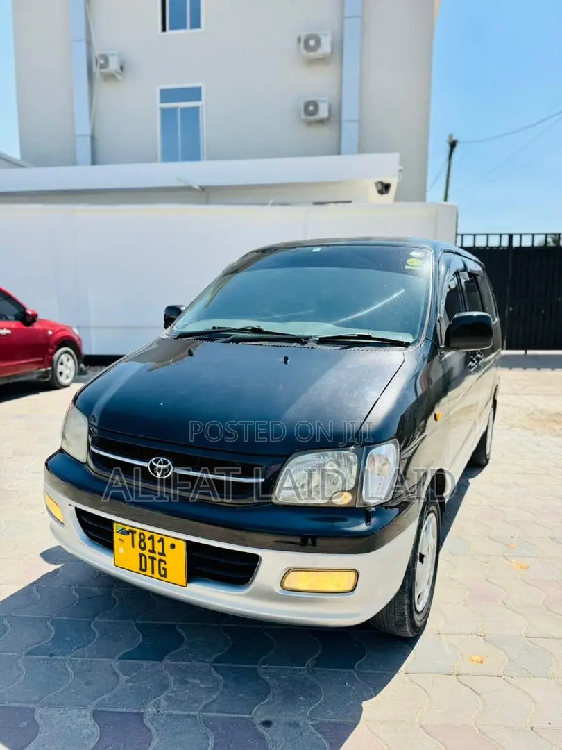 Toyota Noah 2.0 AWD (8 Seater) 2003 Black