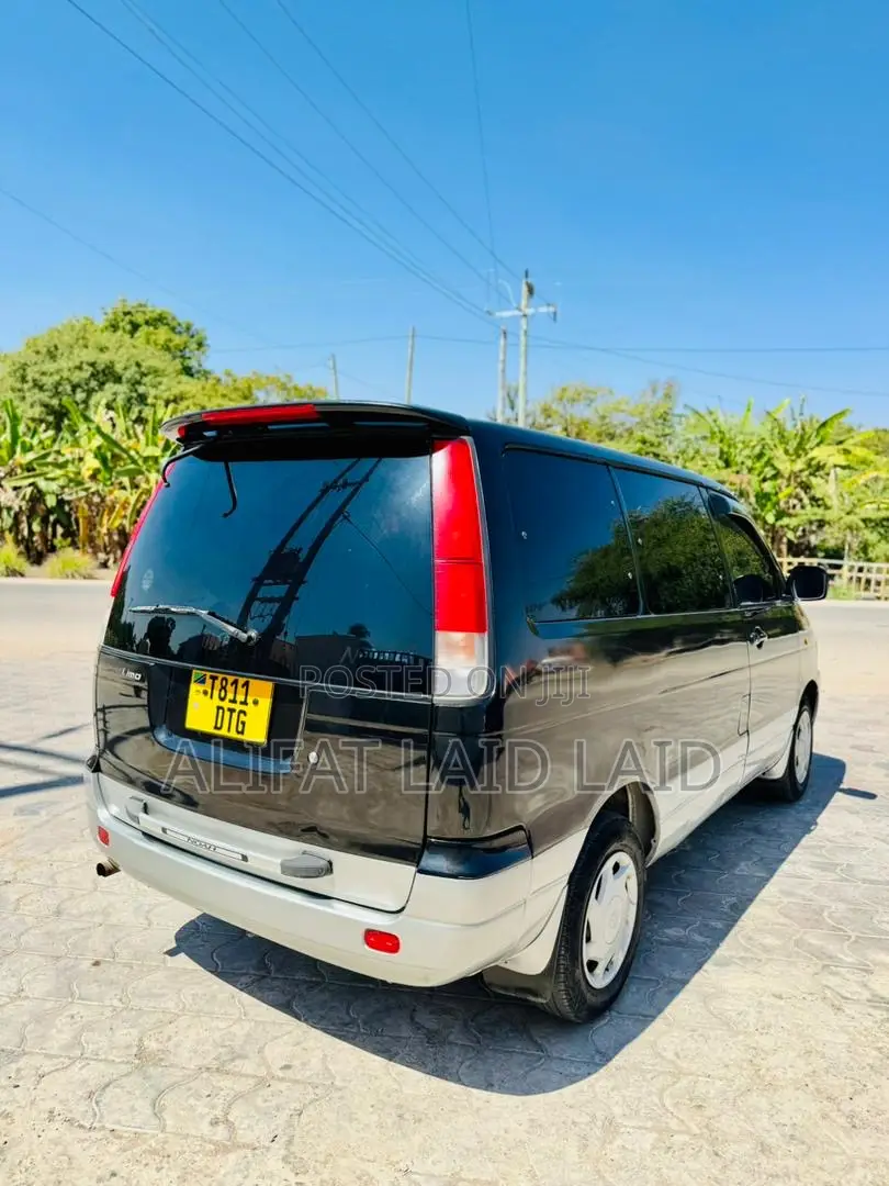 Toyota Noah 2.0 AWD (8 Seater) 2003 Black