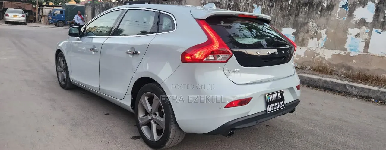 Volvo V40 2013 White