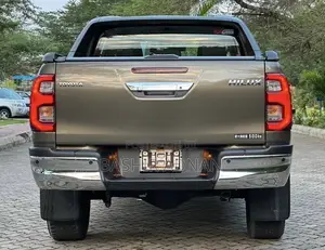 Toyota Hilux Revo Double Cab Deisel 2.4 AWD 2022 Beige