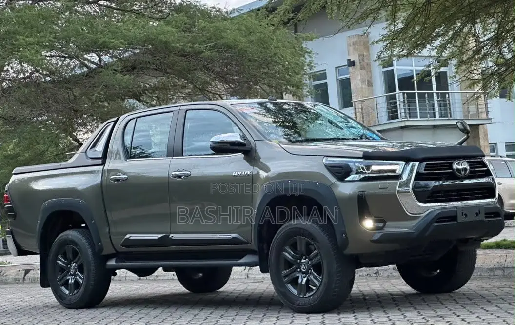 Toyota Hilux Revo Double Cab Deisel 2.4 AWD 2022 Beige