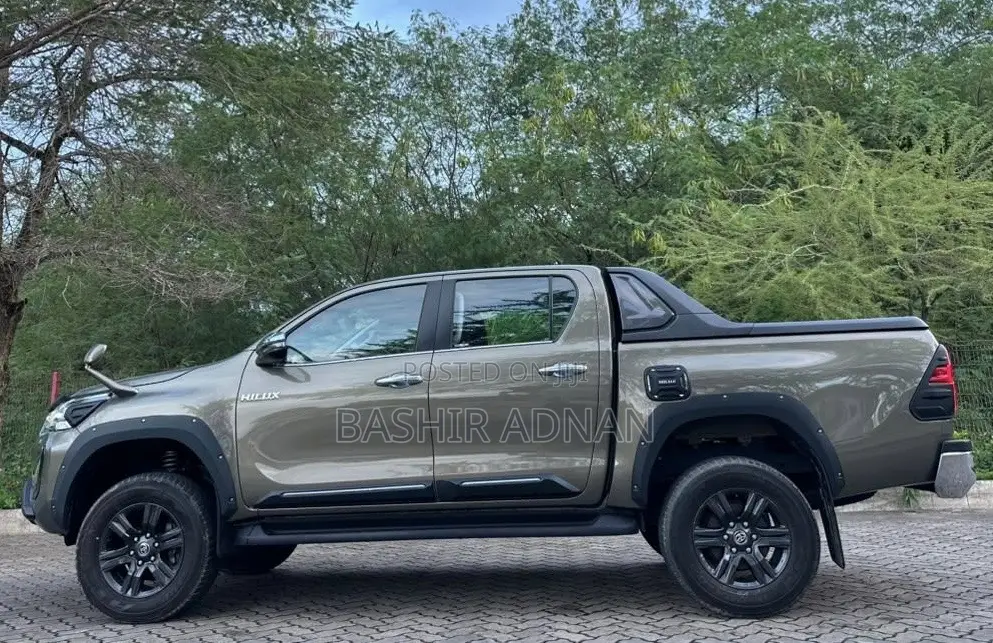 Toyota Hilux Revo Double Cab Deisel 2.4 AWD 2022 Beige