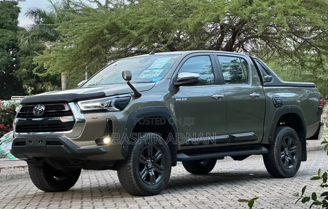 Toyota Hilux Revo Double Cab Deisel 2.4 AWD 2022 Beige