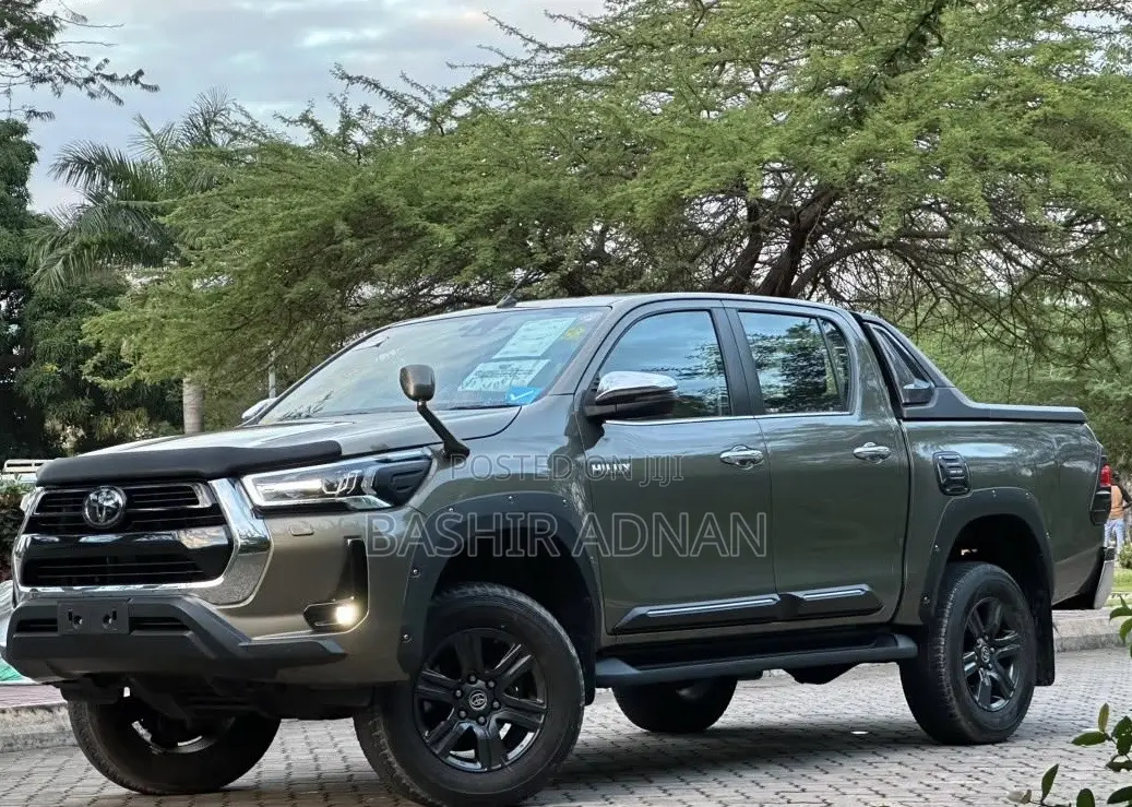 Toyota Hilux Revo Double Cab Deisel 2.4 AWD 2022 Beige