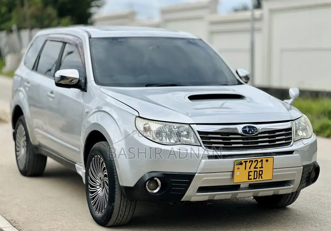 Subaru Forester 2010 Silver