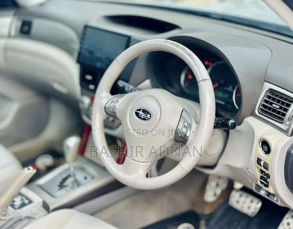Subaru Forester 2010 Silver