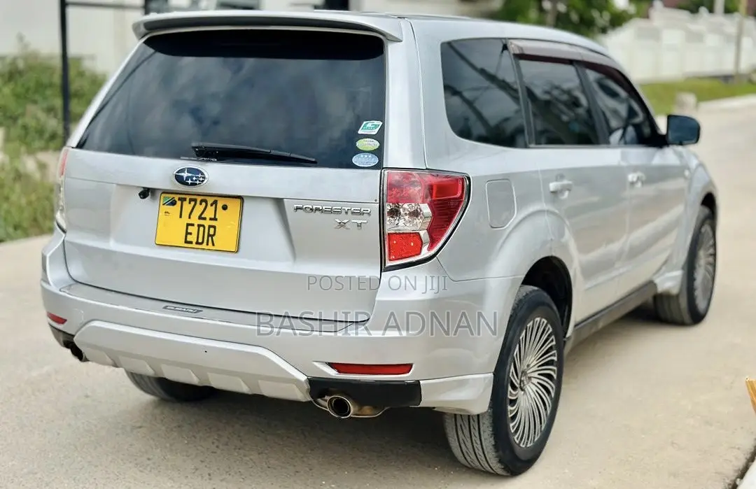 Subaru Forester 2010 Silver