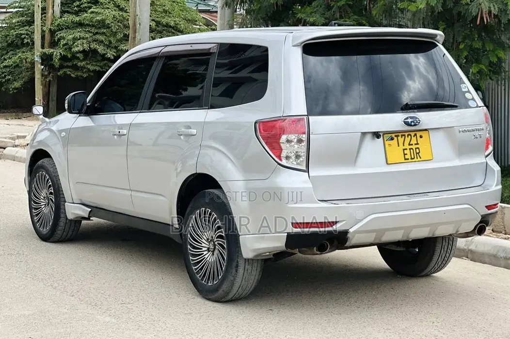 Subaru Forester 2010 Silver