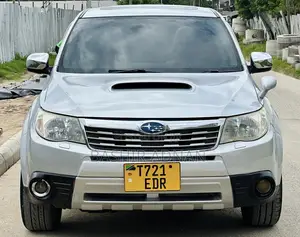 Subaru Forester 2010 Silver