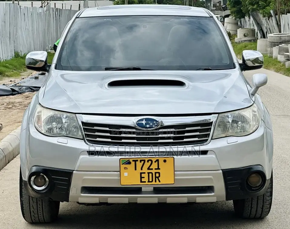 Subaru Forester 2010 Silver
