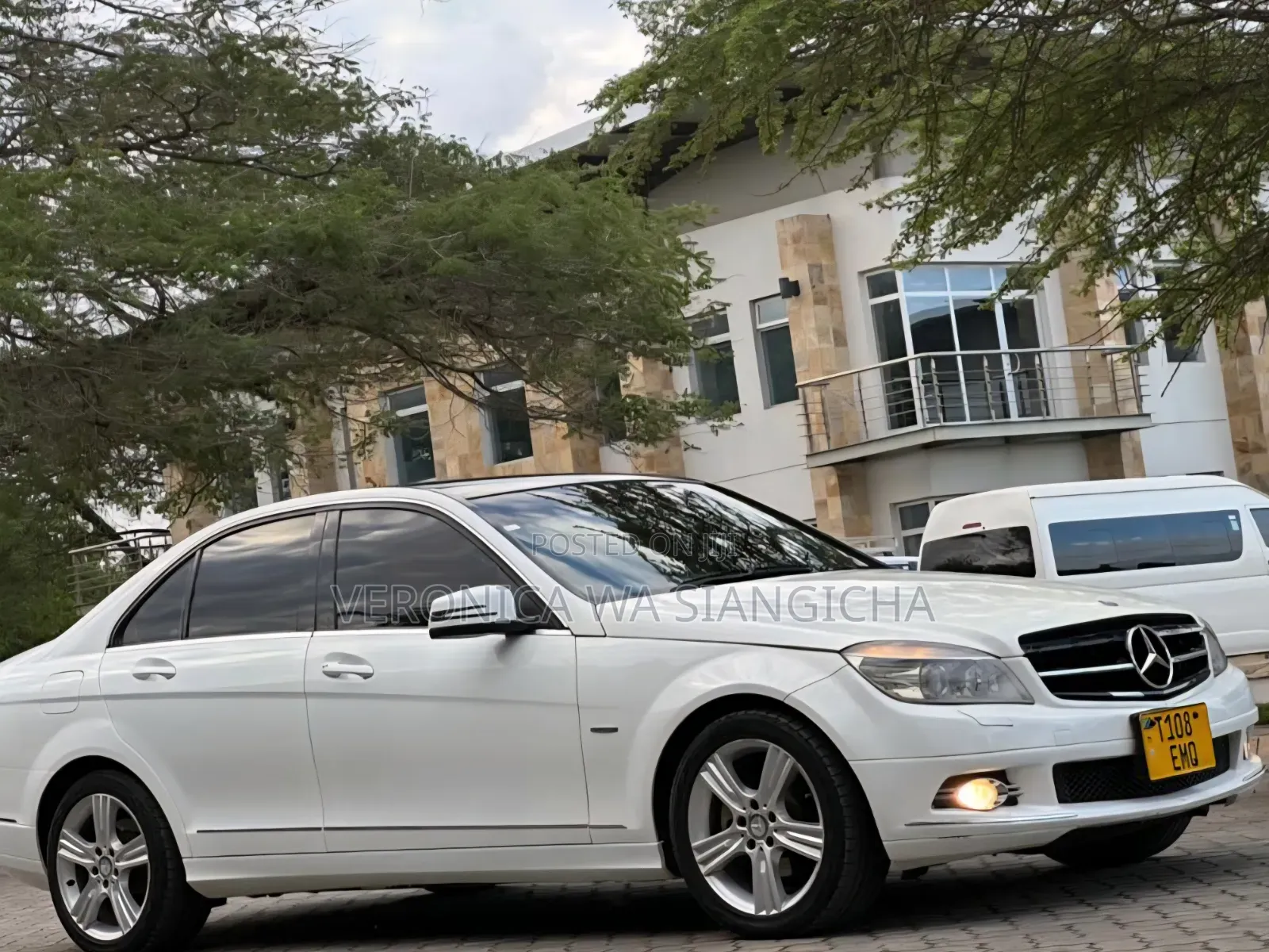 Mercedes-Benz C200 2010 White