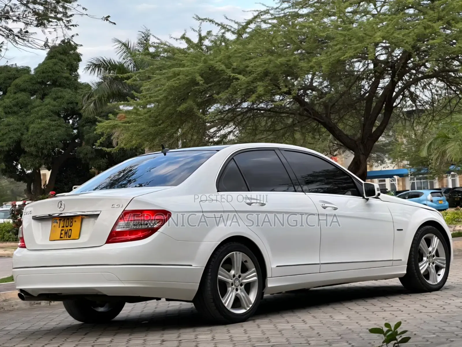 Mercedes-Benz C200 2010 White
