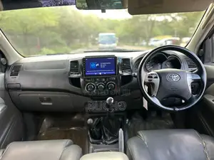 Toyota Hilux 2015 Silver