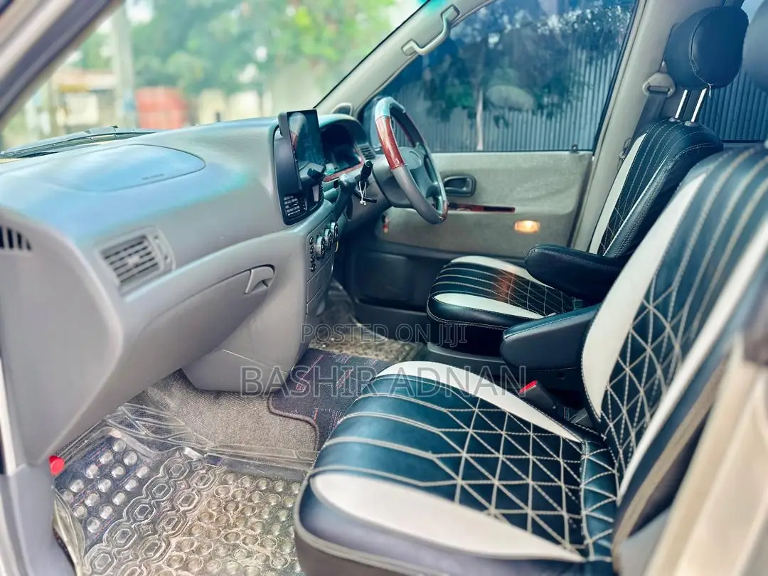 Toyota Noah 2.0 FWD (8 Seater) 2002 Silver