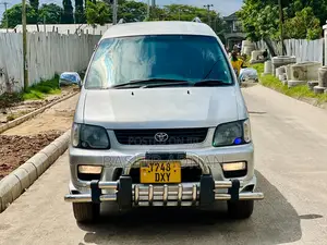 Toyota Noah 2.0 FWD (8 Seater) 2002 Silver