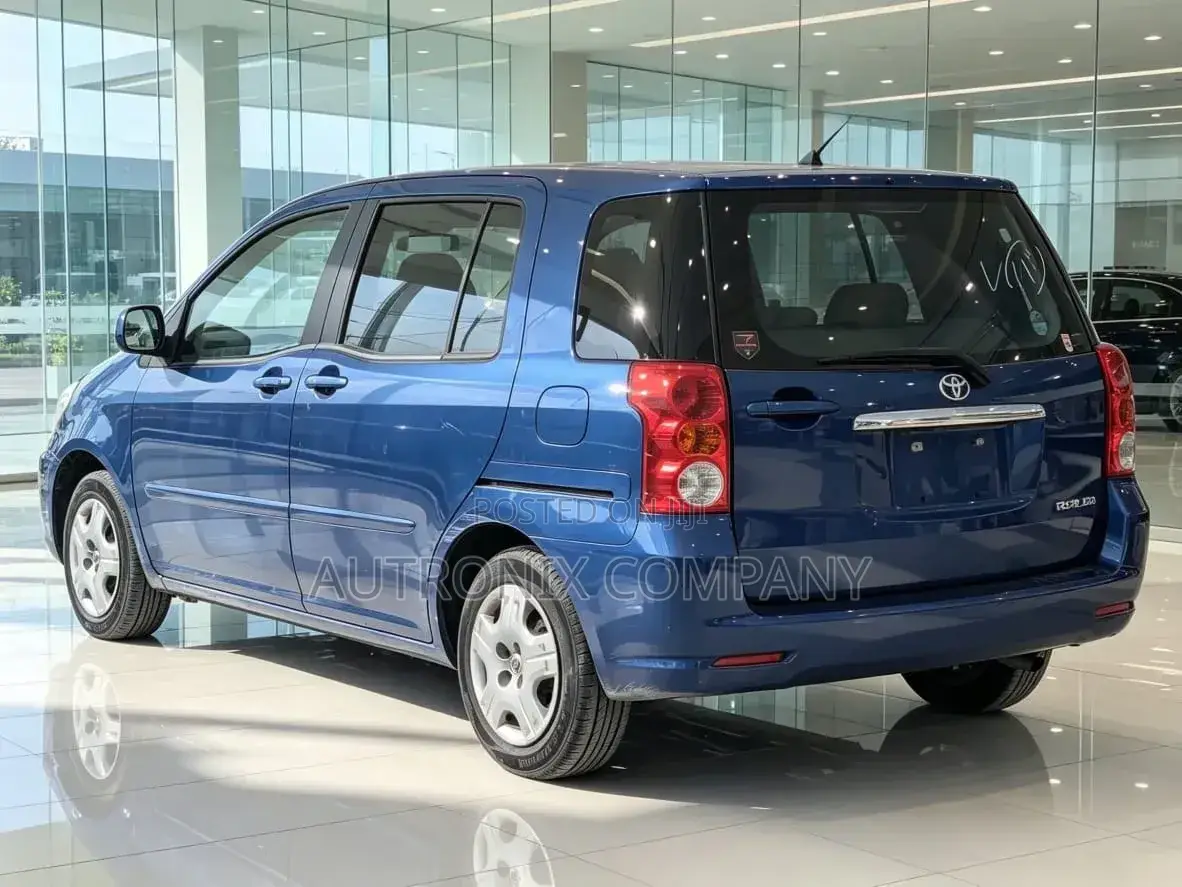 Toyota Raum 2003 Blue