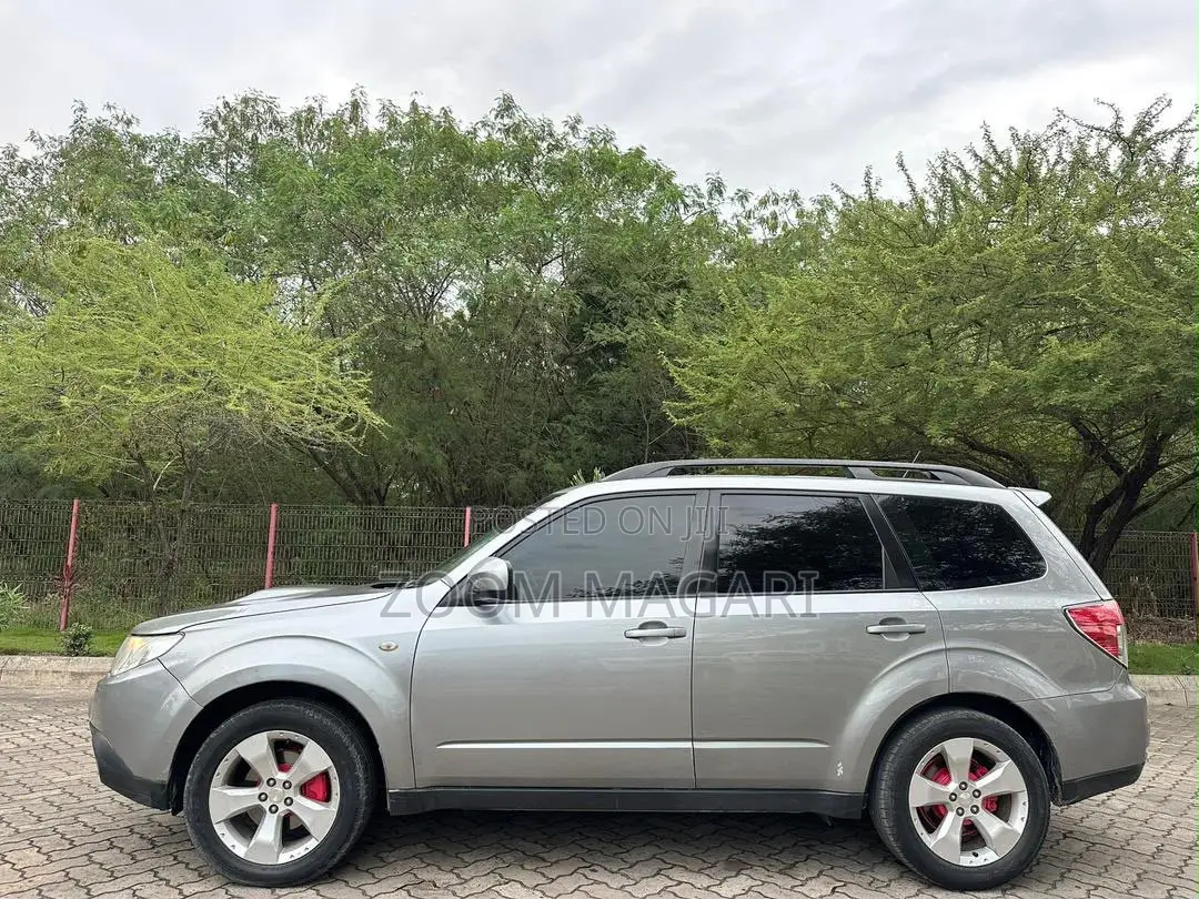 Subaru Forester 2010 Gray
