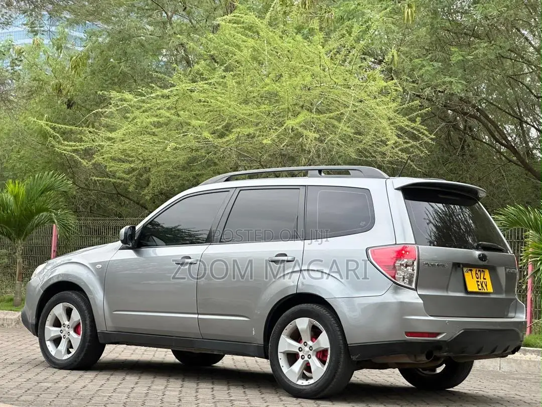 Subaru Forester 2010 Gray